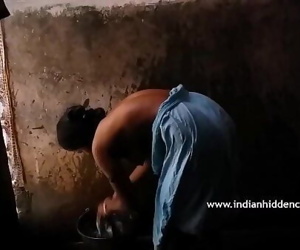 देसी भारतीय चाची में showerindianhiddencams.com 56 एसईसी 720p
