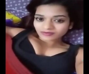 Sexy Paki Babe from Multan Showing Boobs