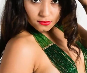 Bangladeshi hot model nude photo shoots