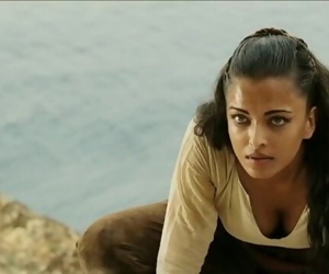 Aishwarya Rai hot Titten zeigen in hollywood :Film: deep..