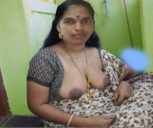 Indian Aunty Boobs Show
