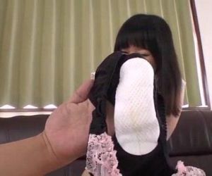 Yumi Tanaka gets pussy shaved and then fucked - 12 min