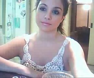 Cara de princesa y tetas maravillosas en la webcam - 3 min