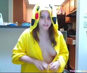 Pokemon Kostüm masturbieren