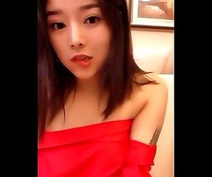 China Girl Stream and Flash her boobs to the viewer